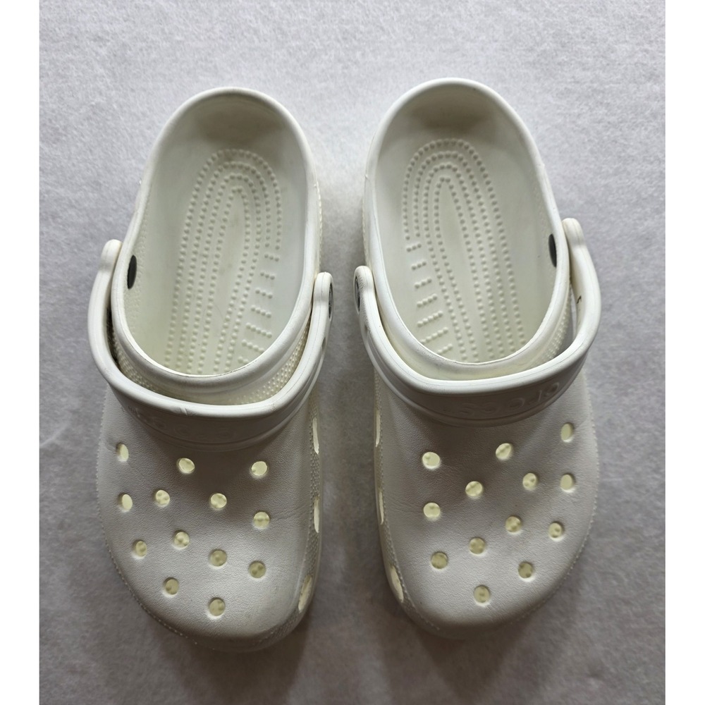 Crocs White Traditional Clogs. Men's Size 7. Women's Size 9 - Picture 1 of 8